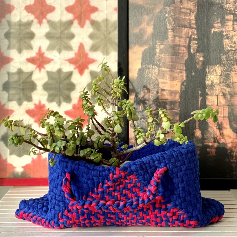 Image of Planter bag | Size: small | Royal Blue-Fuchsia