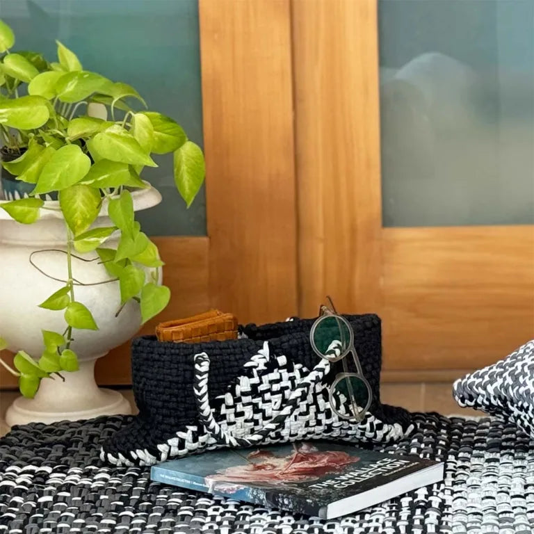 Image of Planter bag | Size: small | Charcoal, Black, Grey, Small
