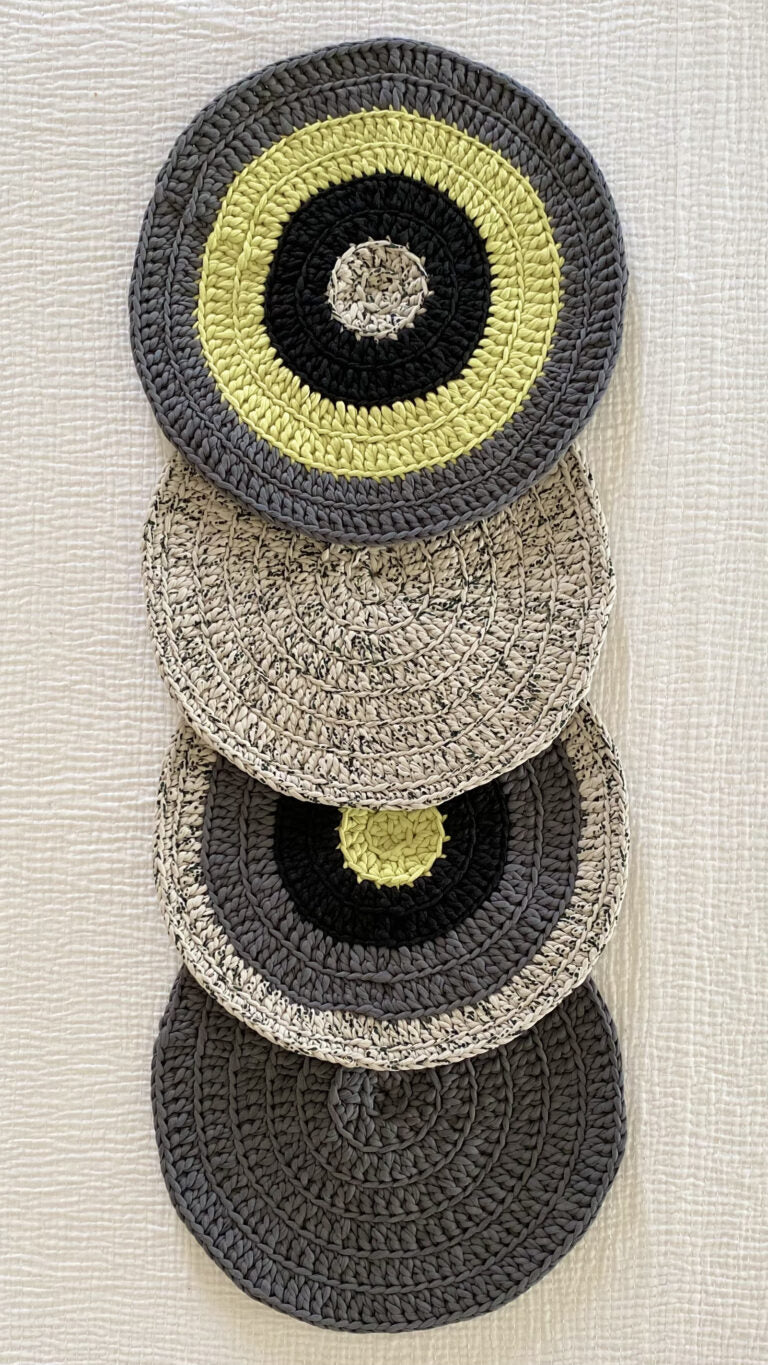 Image of Set of 4 Round Crochet Placemats / Mats Dining ey Lime Ecru Green