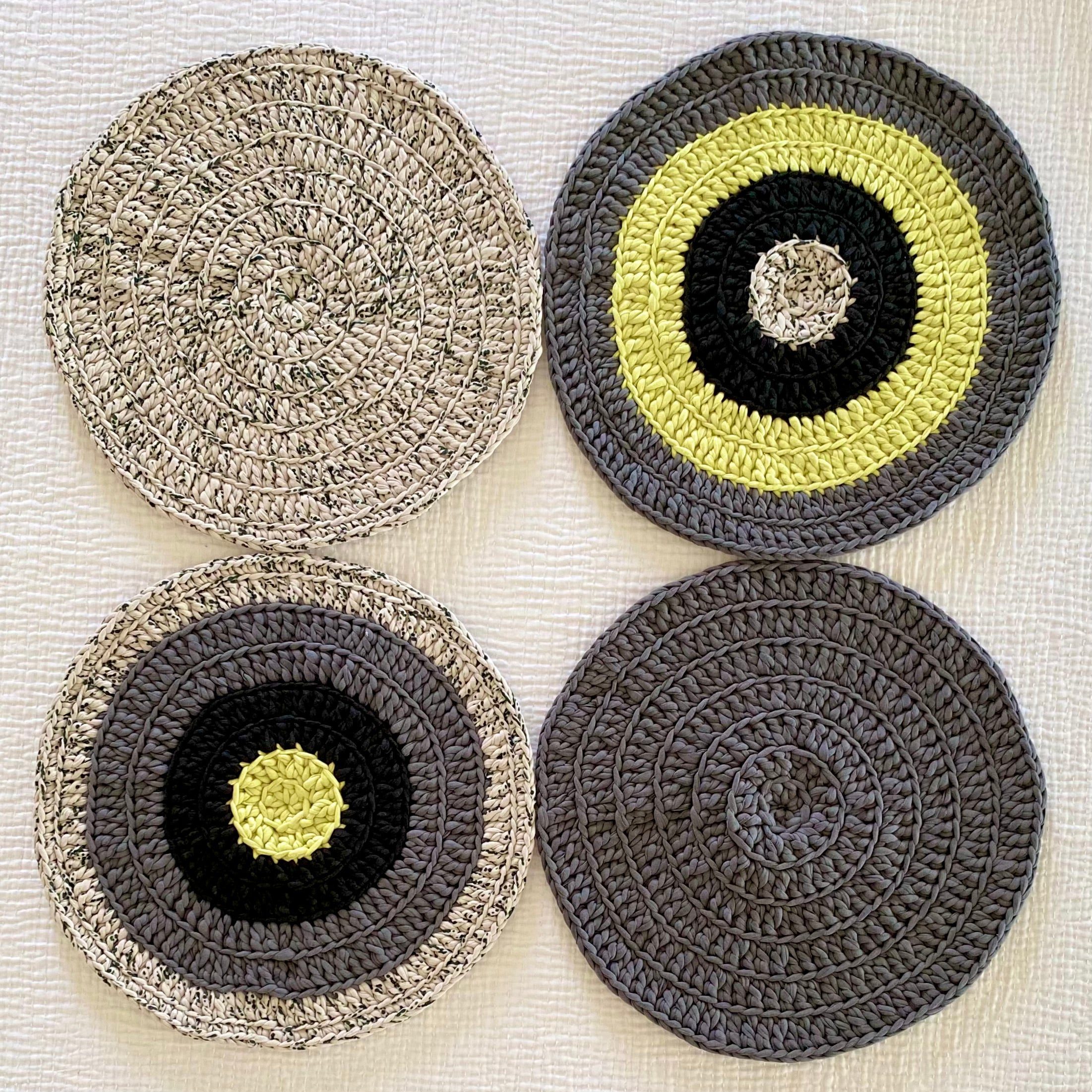 Image of Set of 4 Round Crochet Placemats / Mats Dining ey Lime Ecru Green
