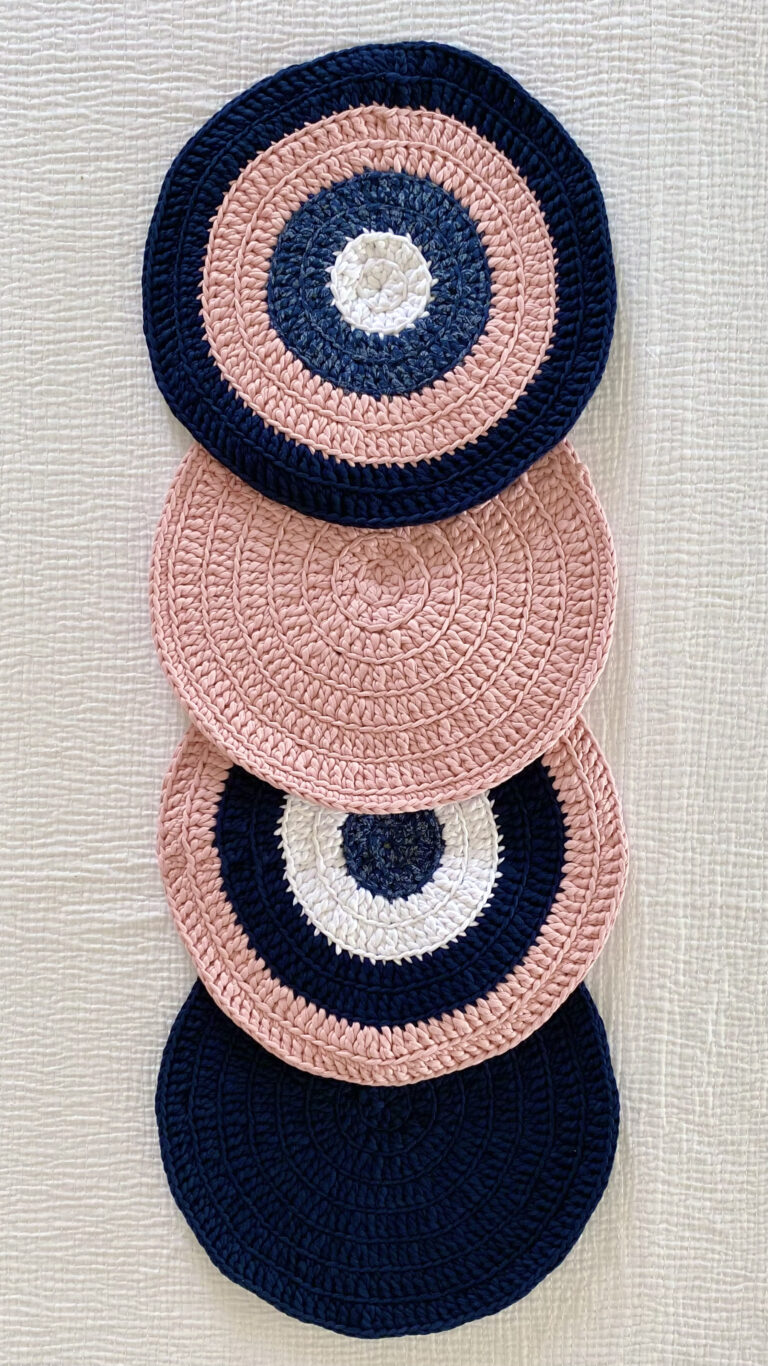 Image of Set of 4 Round Crochet Placemats / Dining Mats Pink Navy