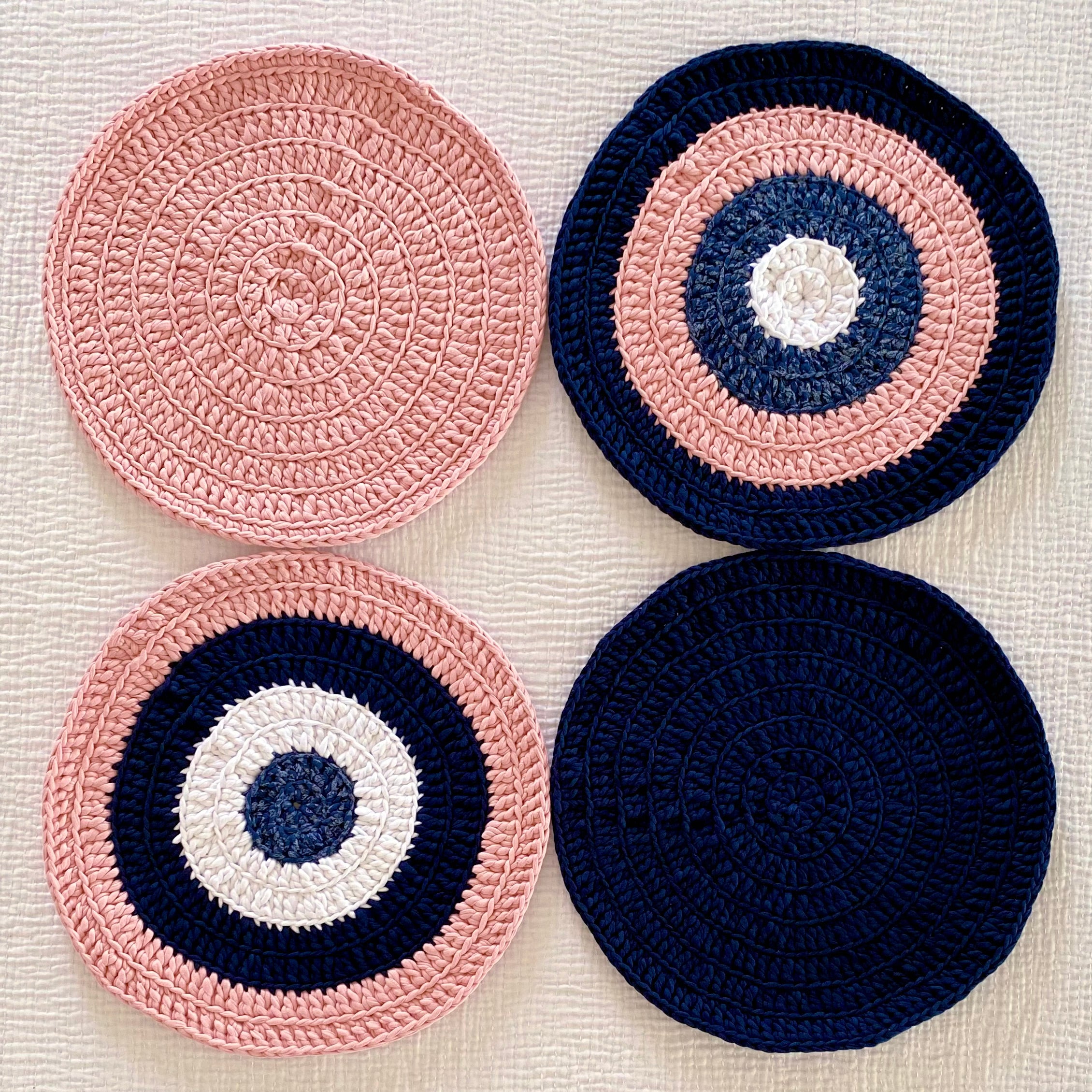 Image of Set of 4 Round Crochet Placemats / Dining Mats Pink Navy