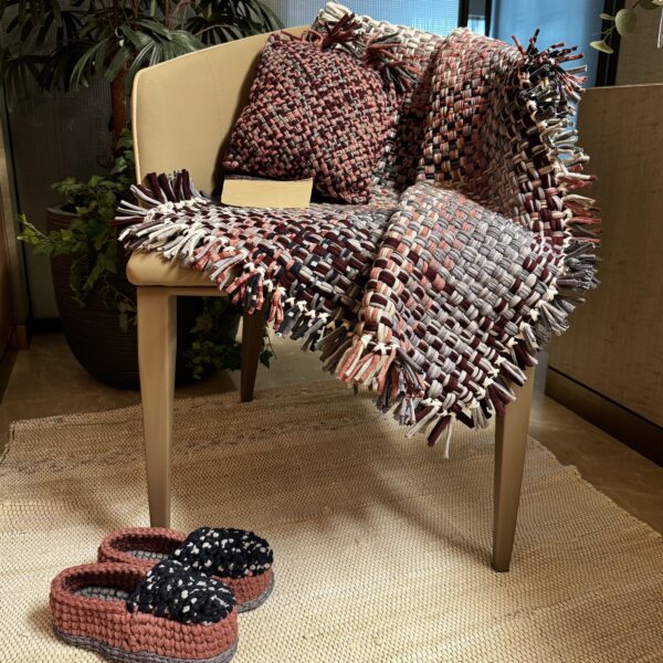 Image of Tassel Floor Rug / Throw Old Rose, Grey, Burgundy, Silver Grey, Navy
