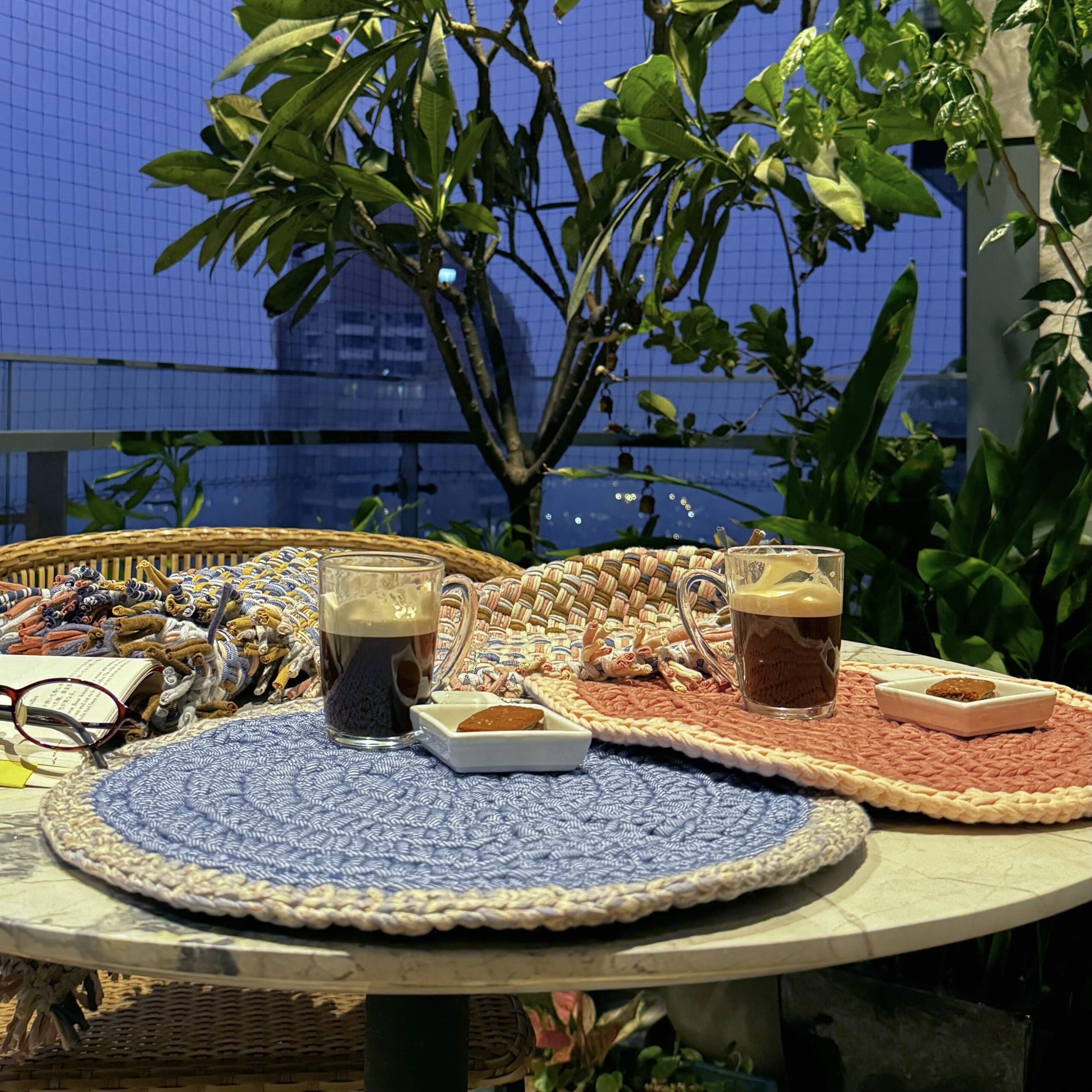 Image of Set of 6 Round Crochet Placemats / Dining Mats Pink, Denim blue, Brown, Beige, Navy, Off white