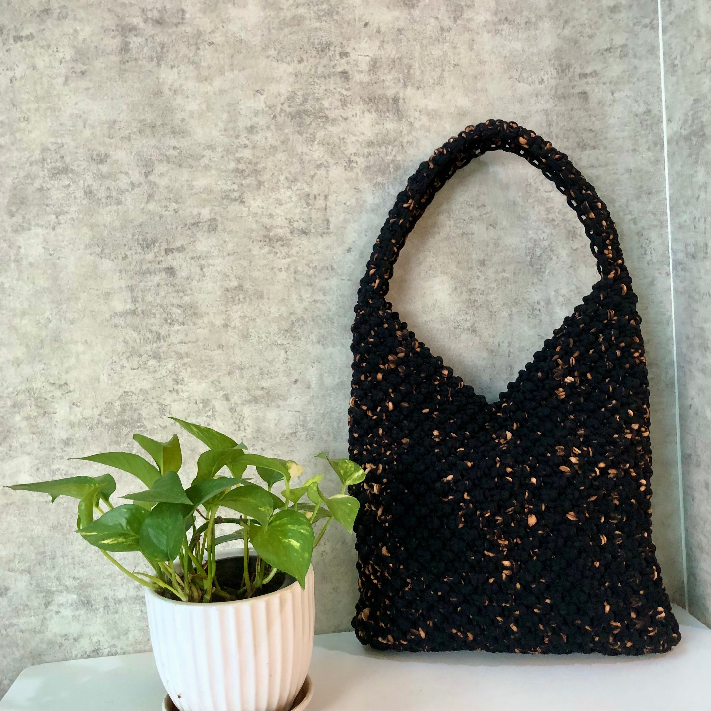 Image of Macrame criss-cross / Macrame Shoulder Tote Black Sprinkle| Shoulder carry