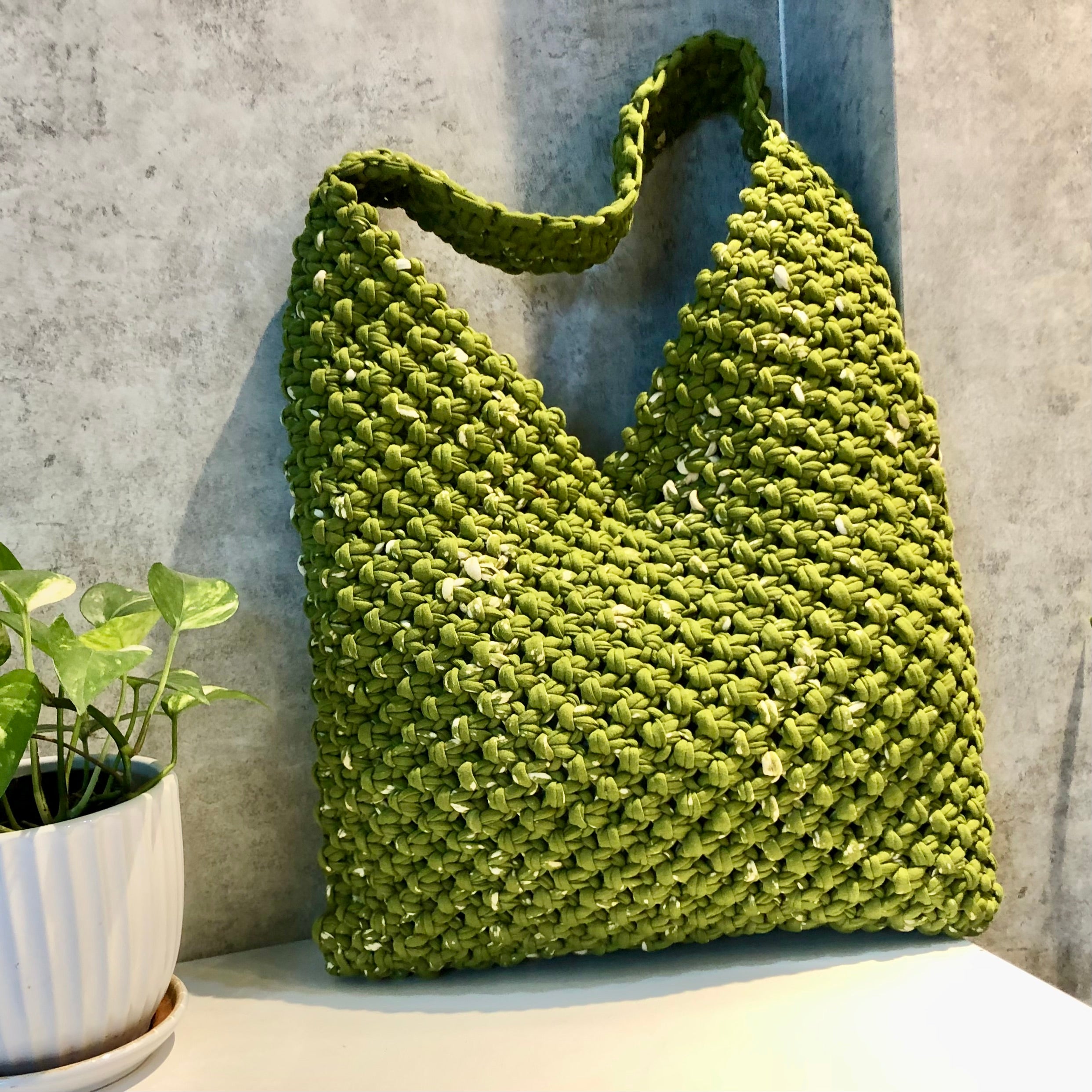 Image of Macrame criss-cross / Macrame Shoulder Tote Olive | Shoulder carry