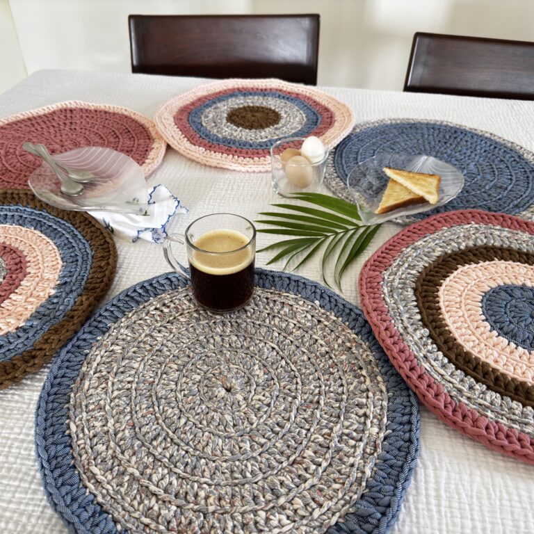 Image of Set of 6 Round Crochet Placemats / Dining Mats Pink, Denim blue, Brown, Beige, Navy, Off white