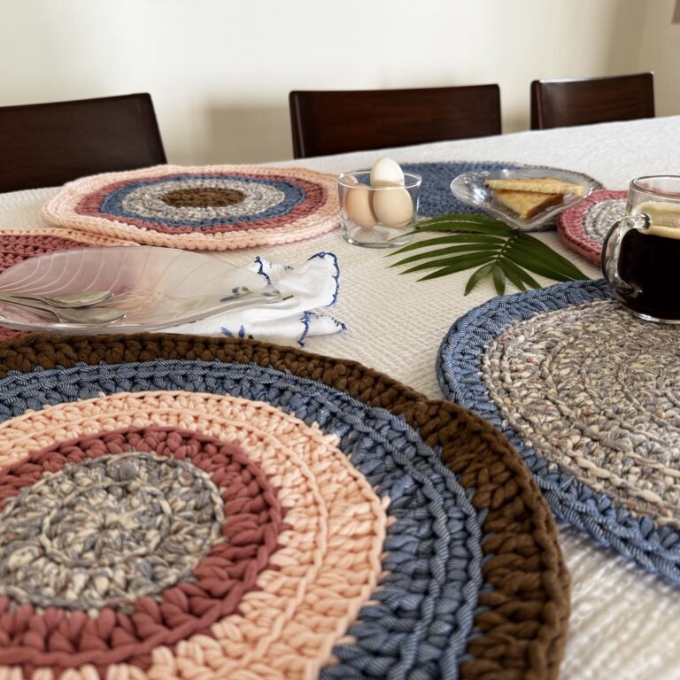 Image of Set of 6 Round Crochet Placemats / Dining Mats Pink, Denim blue, Brown, Beige, Navy, Off white