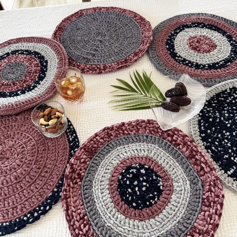 Image of Set of 6 Round Crochet Placemats / Dining Mats Old rose, Grey, Burgundy, Silver grey, Navy